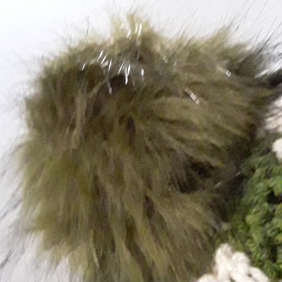 Super Cute Winter Hat (NWOT) - Picture 10 of 10